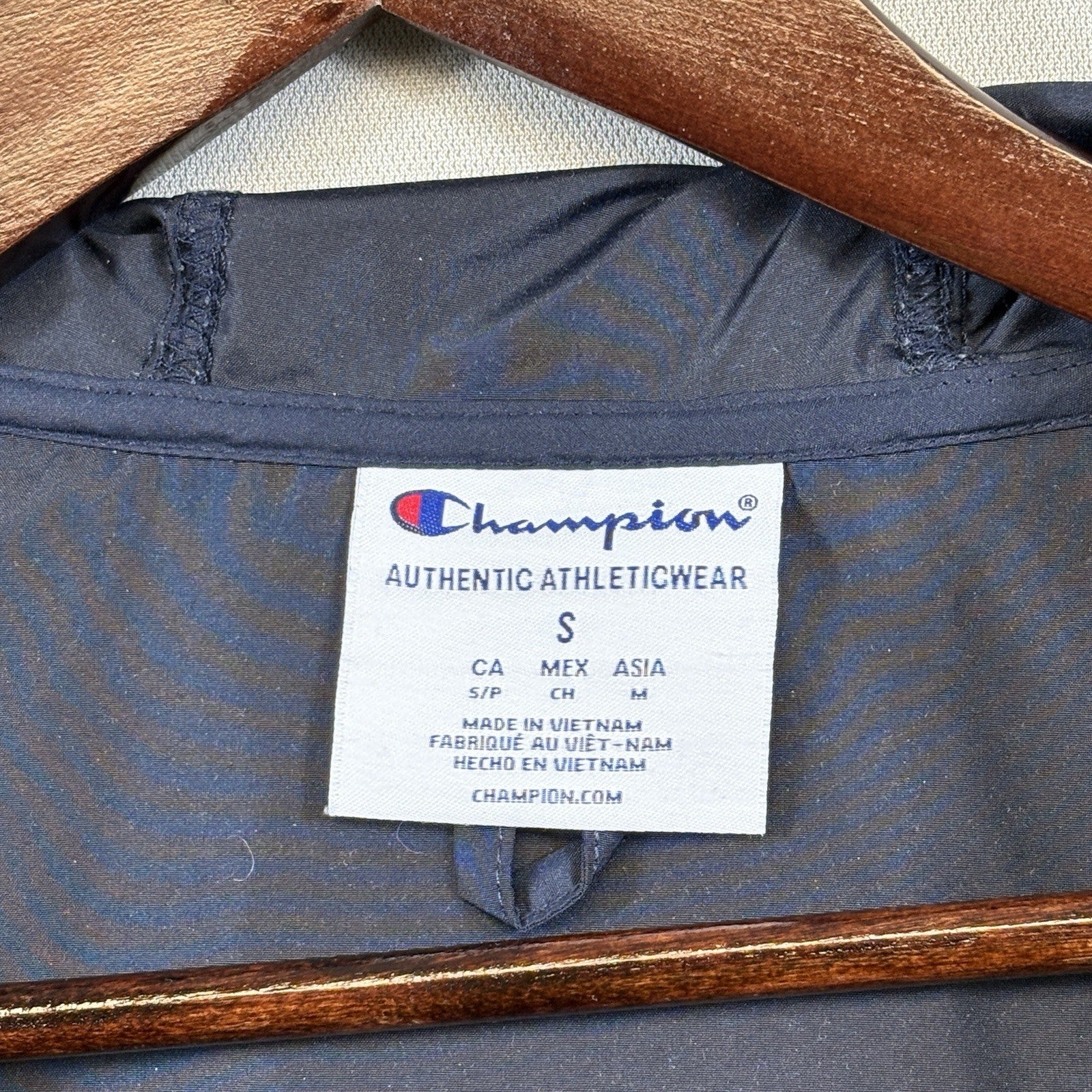 Champion mens Navy Blue Windbreaker Rain Jacket Hooded Pullover Half Zip Small