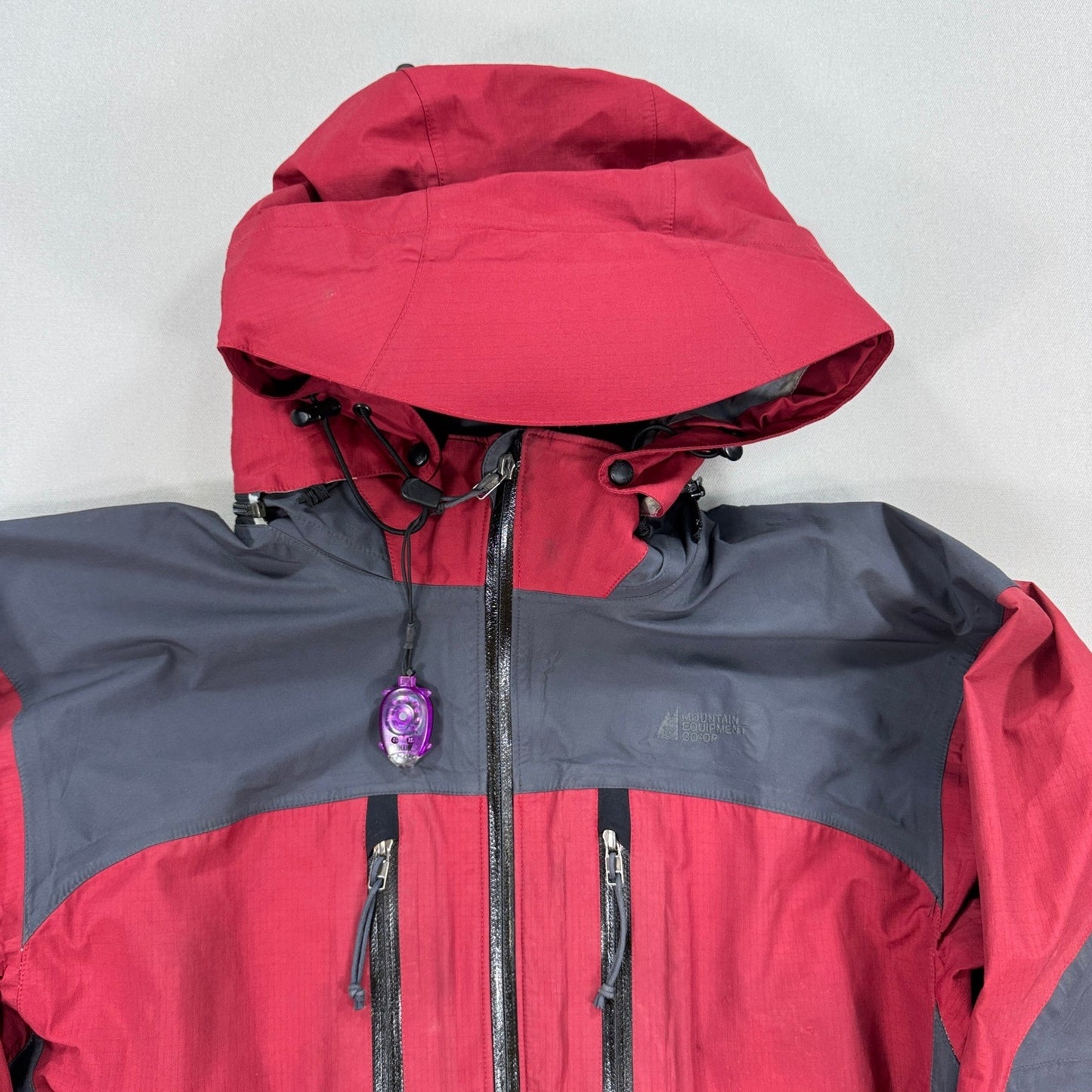 Vintage MEC Mountain Equipment Jacket Gore Tex Hooded Zip Pockets mens 2XL Red