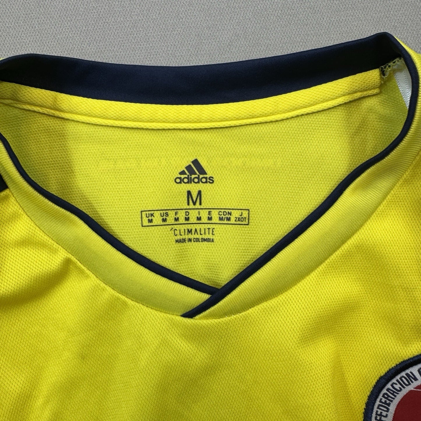 Adidas Climalite Colombia Home Football Jersey mens Medium Yellow Soccer