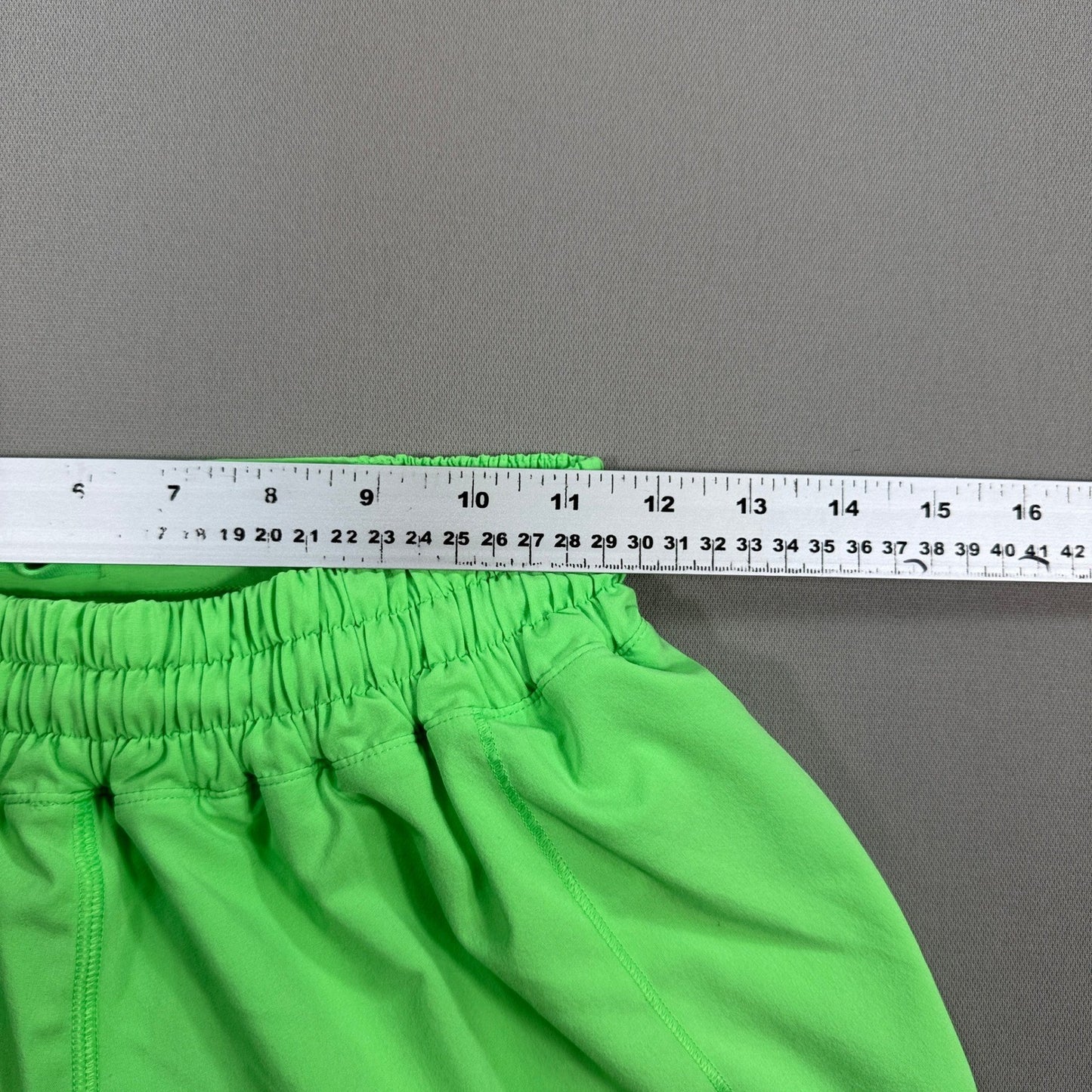 Lululemon Hotty Hot Shorts High Rise 4" Lined Womens Size 6 Neon Green