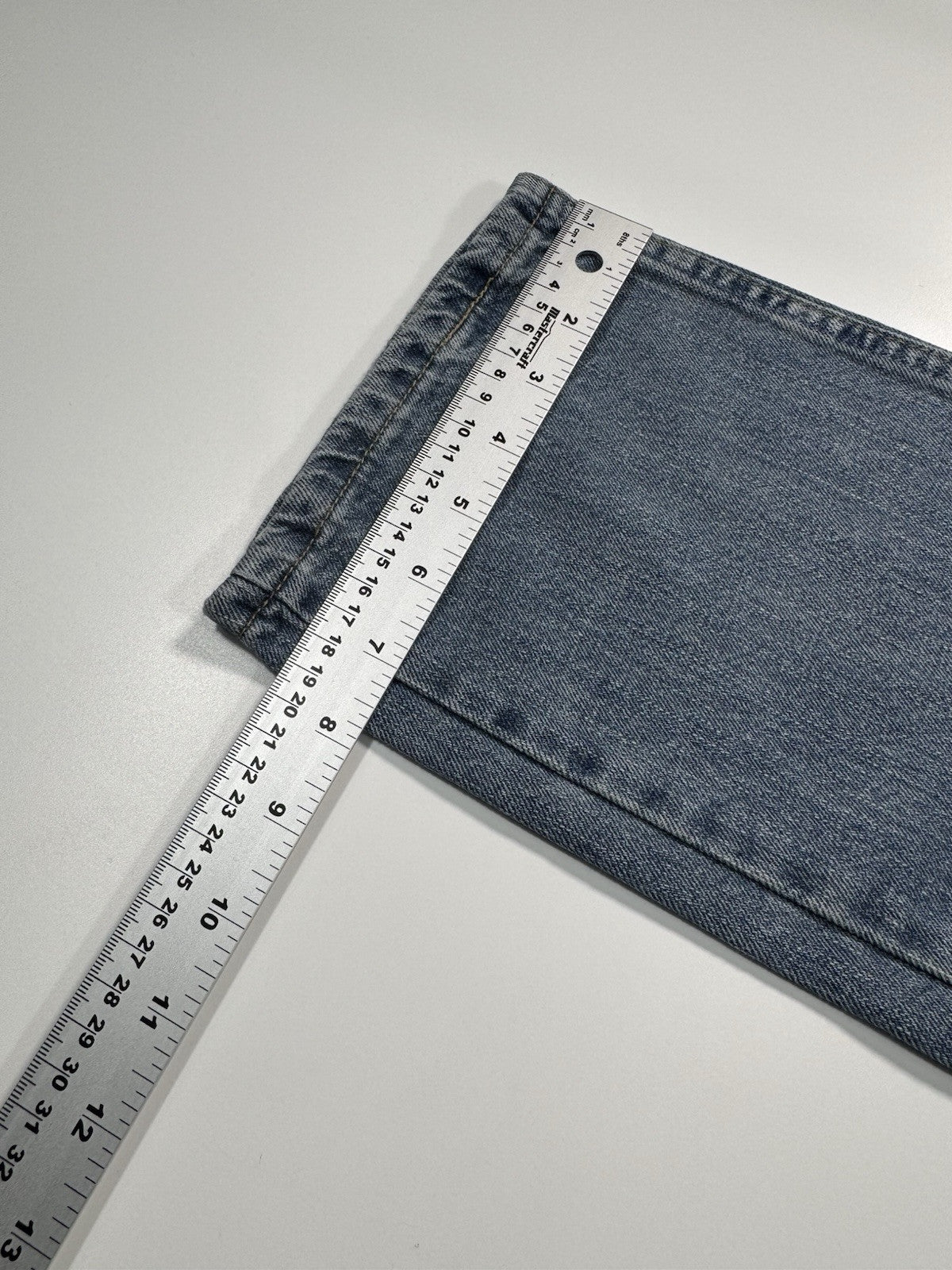 Nautica mens Jeans Size 30x30 Relaxed Fit Straight Leg Flat Front Light Wash