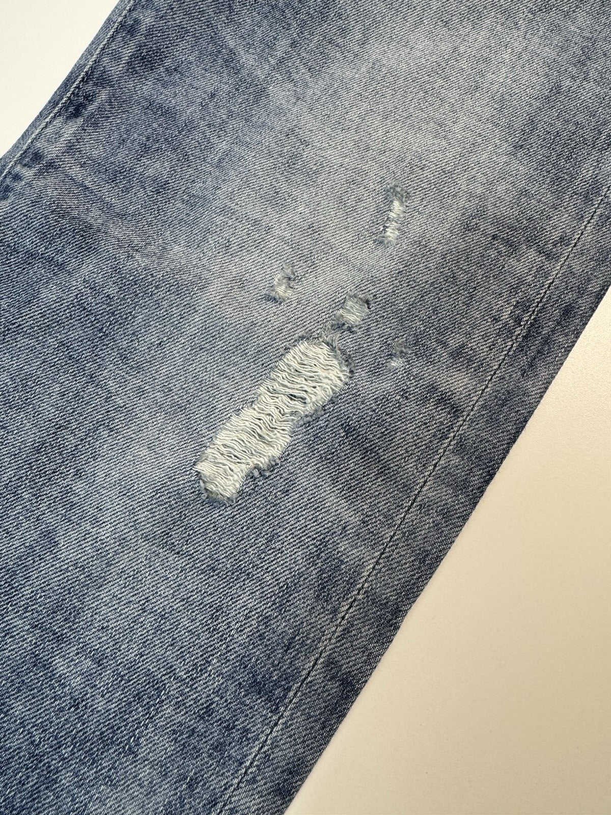 AG Jeans Light Blue Tellis Modern Slim Ag-ed Distressed Denim Jeans 33x32