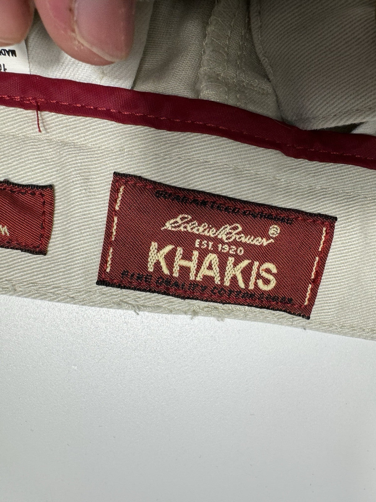 Eddie Bauer mens Khaki Wrinkle Resistant Pants Size 33/30 Performance New