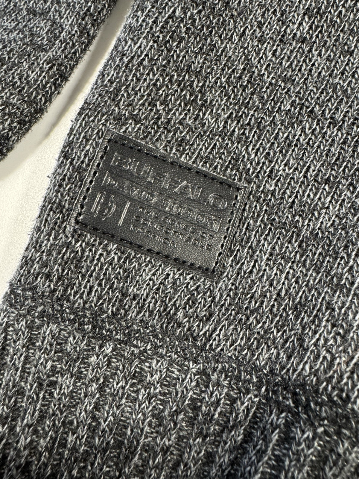 Buffalo David Bitton mens Crewneck Pullover Gray Knit Size Medium Patch Accents