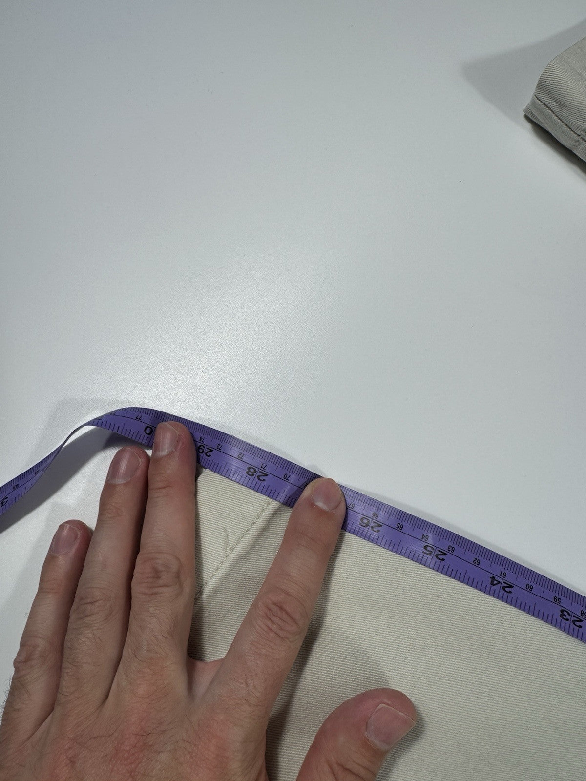 Eddie Bauer mens Khaki Wrinkle Resistant Pants Size 33/30 Performance New