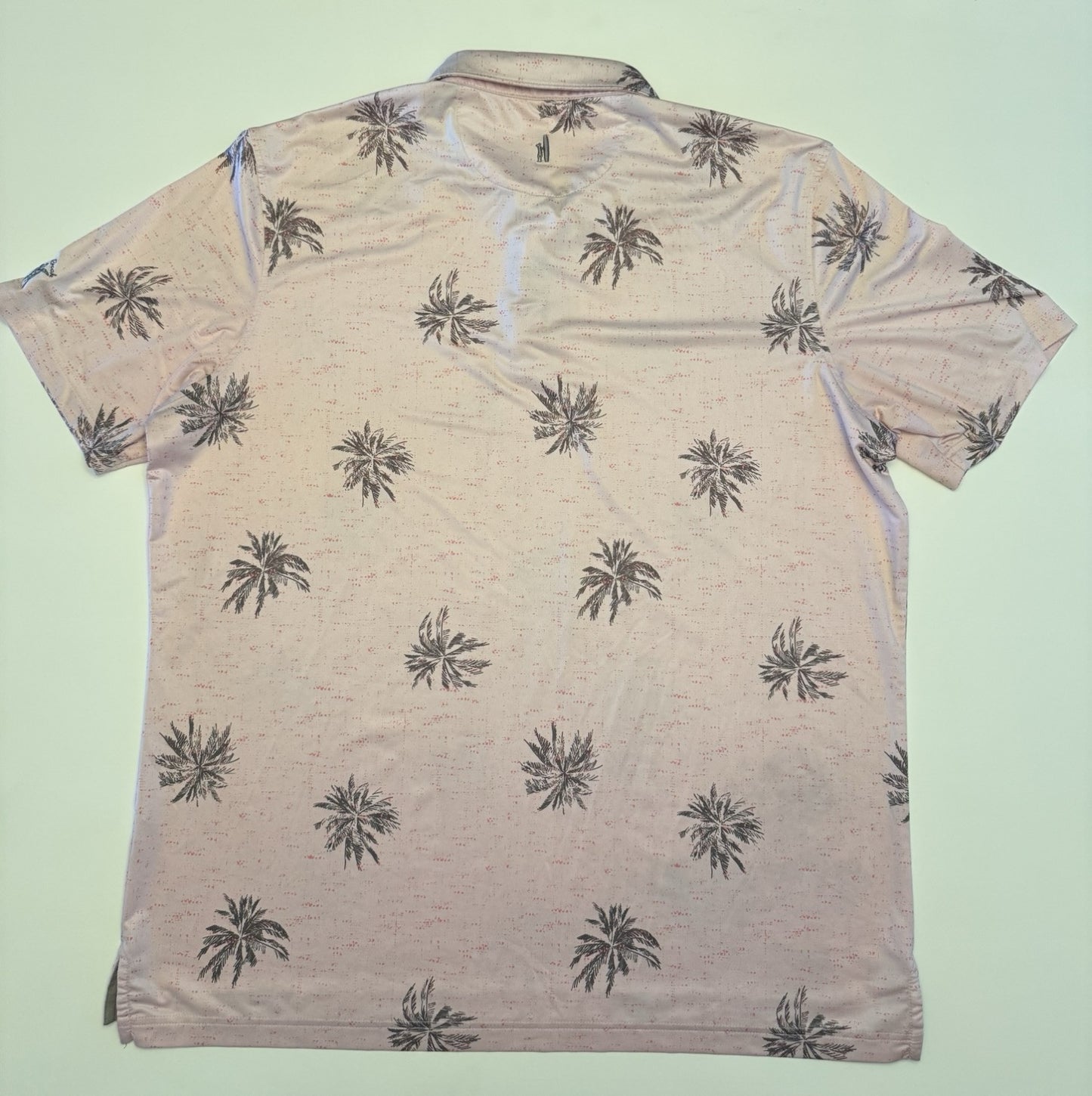Johnnie-O mens XL Golf Performance Polo Pinks Sands With Palm Trees