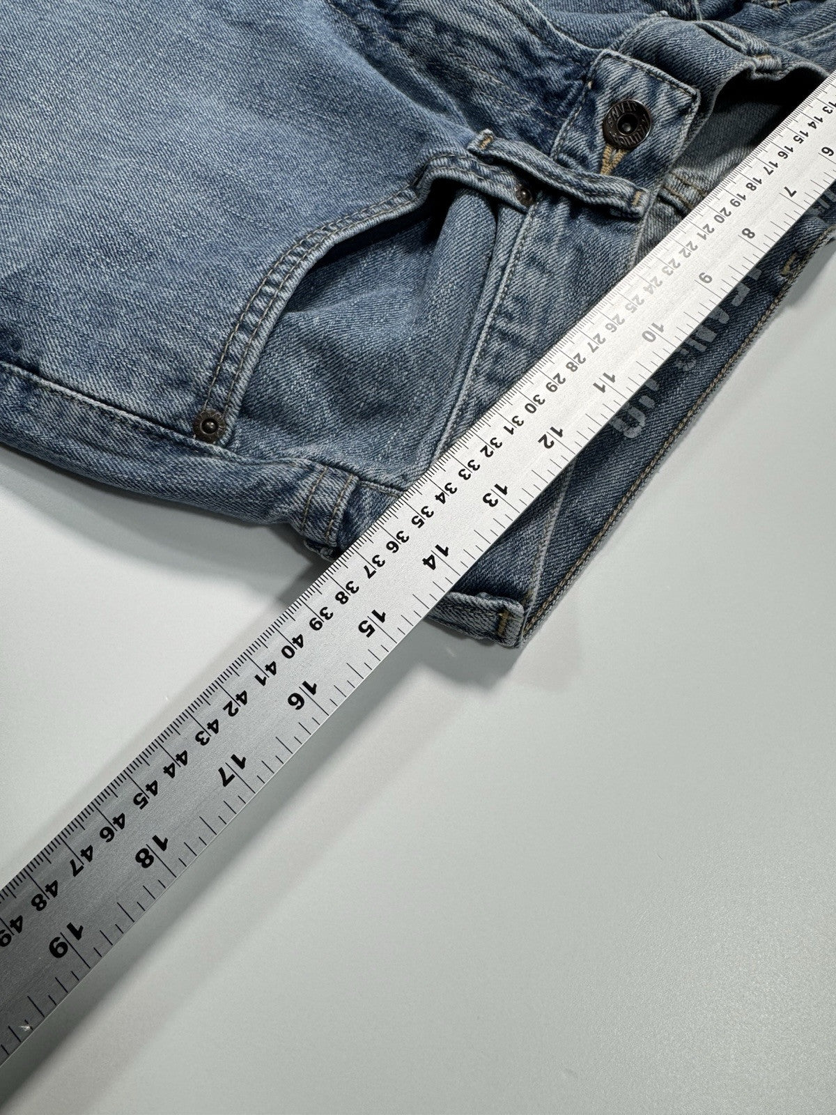 Nautica mens Jeans Size 30x30 Relaxed Fit Straight Leg Flat Front Light Wash