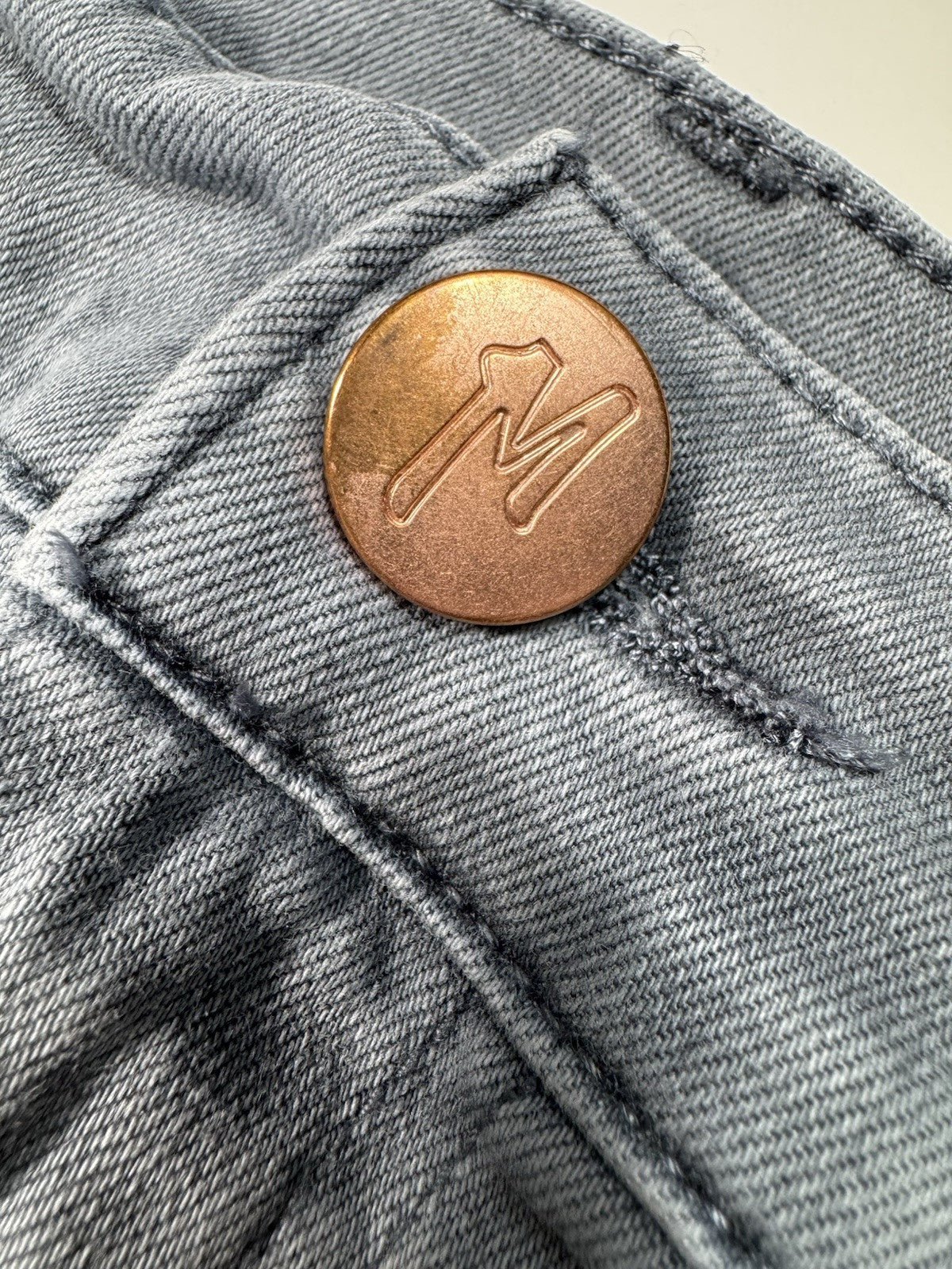 Mugsy Jeans Logans Men 32x30 Light Blue Stretch Performance Slim Taper FLX8NBG