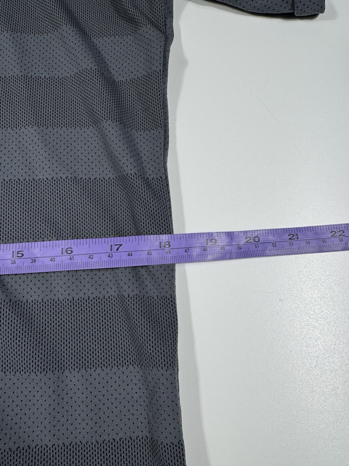 Nike Zonal Cooling Polo Shirt Men’s Size Small Grey Striped Golf Short Sleeved