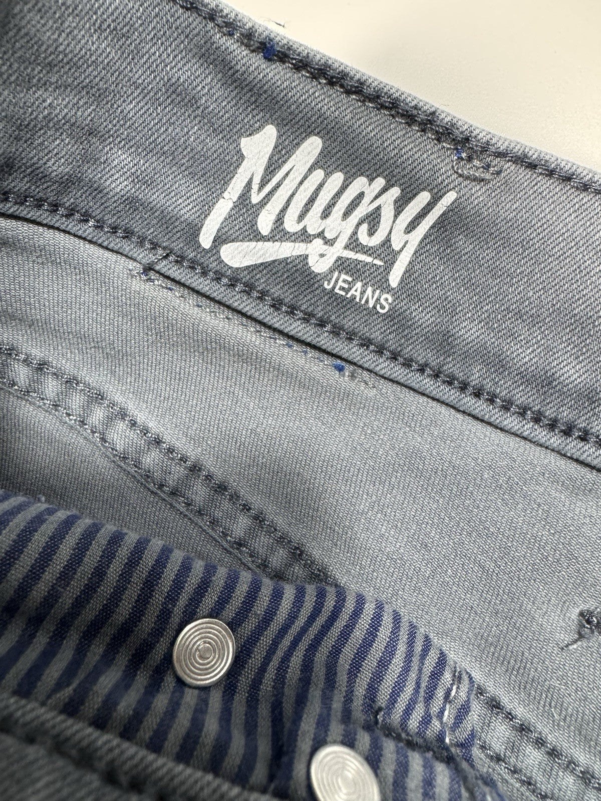 Mugsy Jeans Logans Men 32x30 Light Blue Stretch Performance Slim Taper FLX8NBG