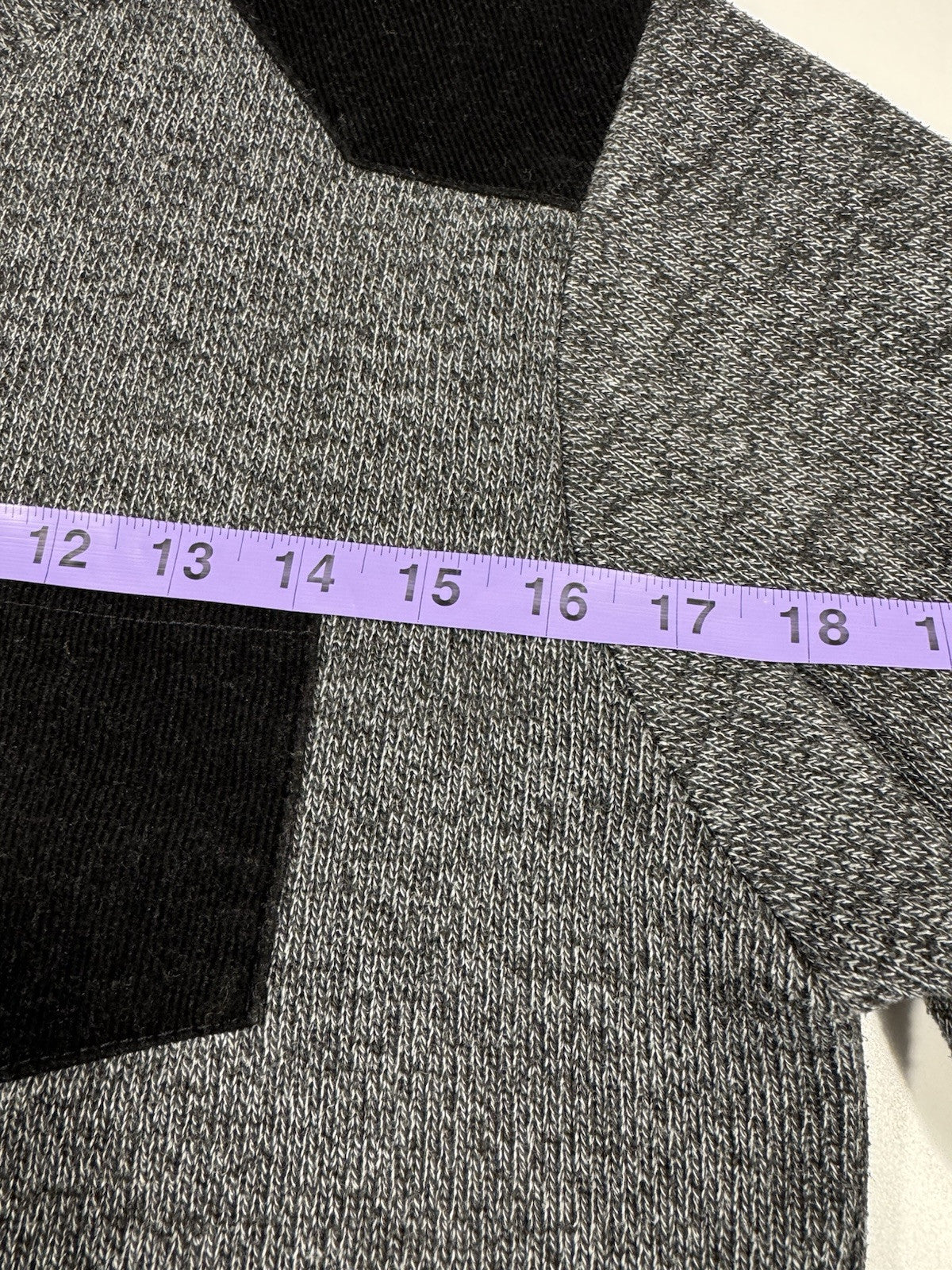 Buffalo David Bitton mens Crewneck Pullover Gray Knit Size Medium Patch Accents