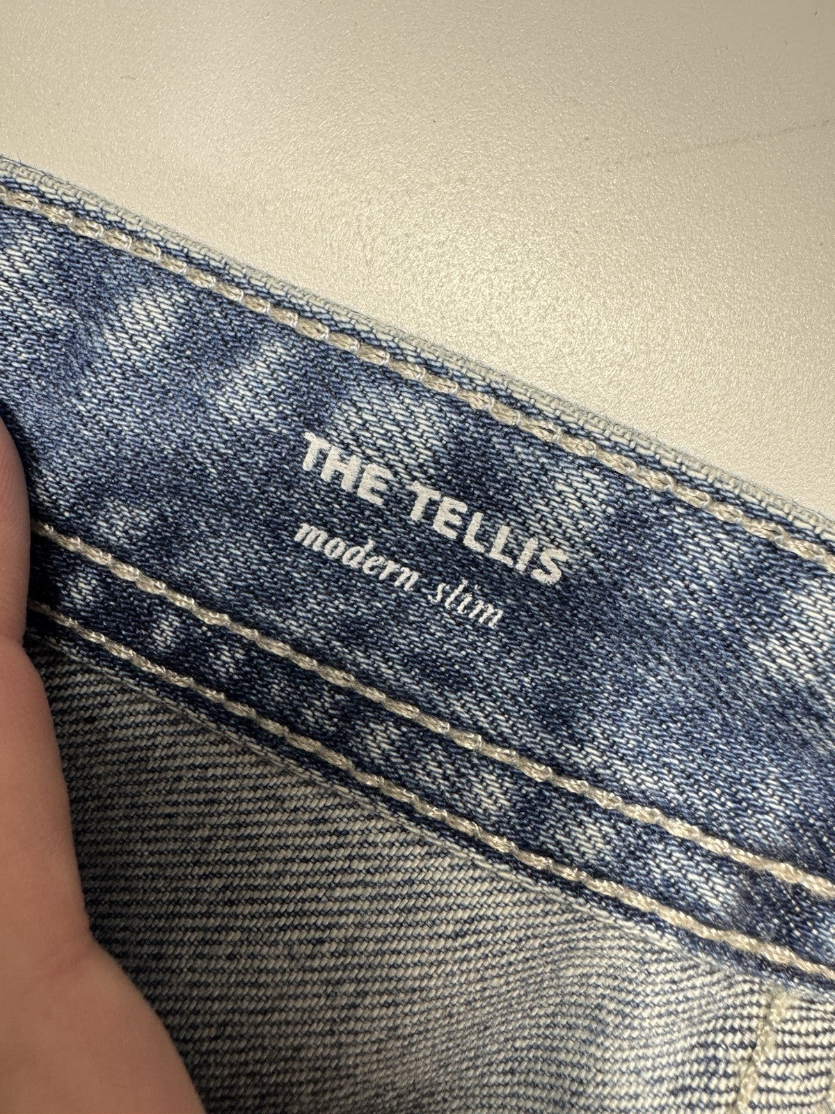 AG Jeans Light Blue Tellis Modern Slim Ag-ed Distressed Denim Jeans 33x32